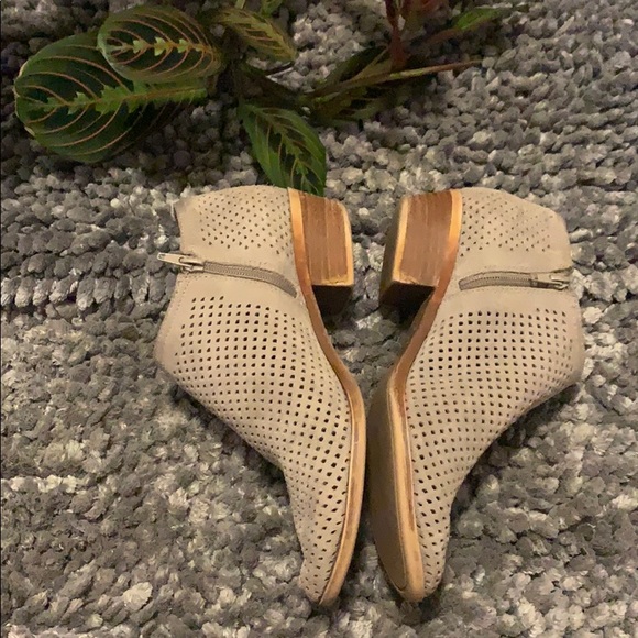 Lucky brand ankle booties | size 8.5 - Picture 3 of 9